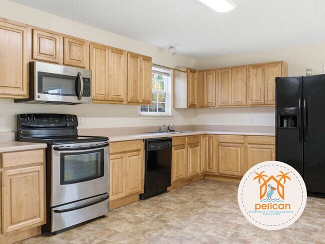 Building Photo - Charming 3-Bedroom Home with Spacious Open Layout – Minutes from Downtown Pensacola!