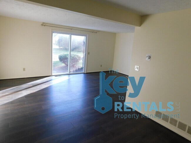 Building Photo - 23-25 Havenwood Hollow - 25