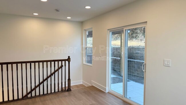 Building Photo - 240 Mcgregor Ave