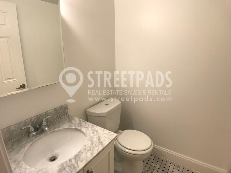 Building Photo - 55 Langdon St