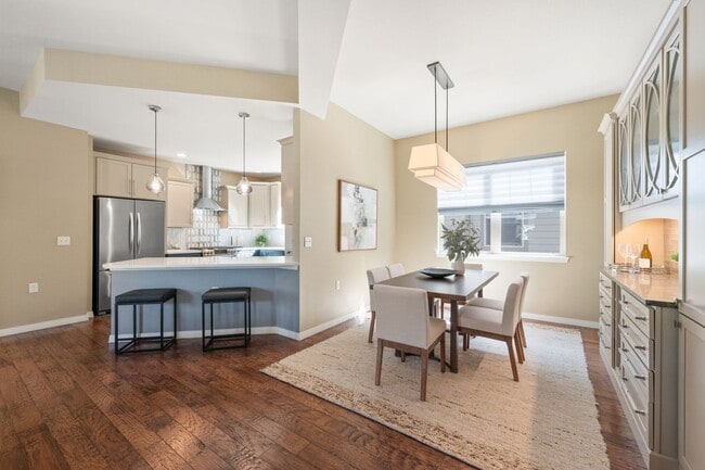 Building Photo - 742 Meadowlark Ln