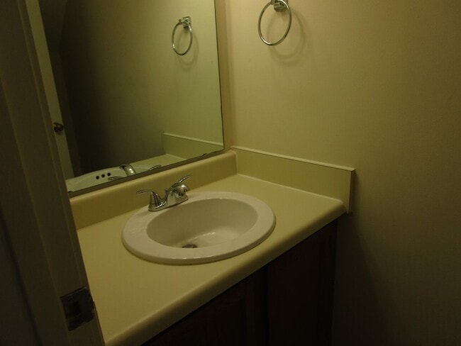 Building Photo - 605 Archdale Dr