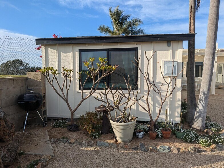 Building Photo - 5935 Redondo Dr