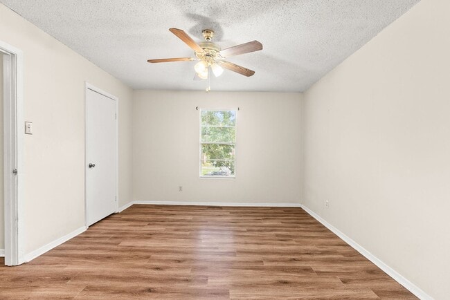 Building Photo - Townhouse in Maumelle!