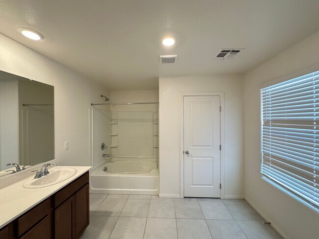 Building Photo - Cassia Patrick & Cimarron