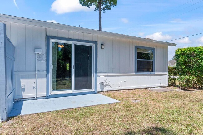 Building Photo - Ready to move in!