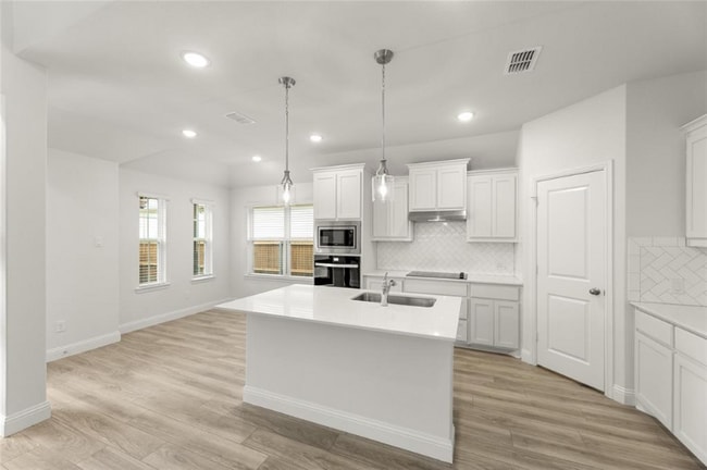 Building Photo - 625 Presidio St