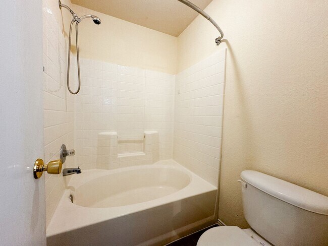 Building Photo - Adorable 2 bed, 2 bath home in Everman ISD