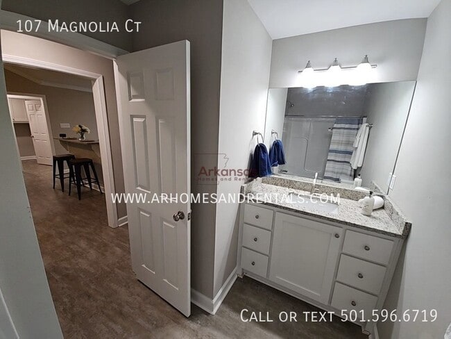 Building Photo - 107 Magnolia Ct