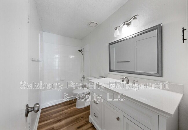 Building Photo - 634 Ridgeline Dr