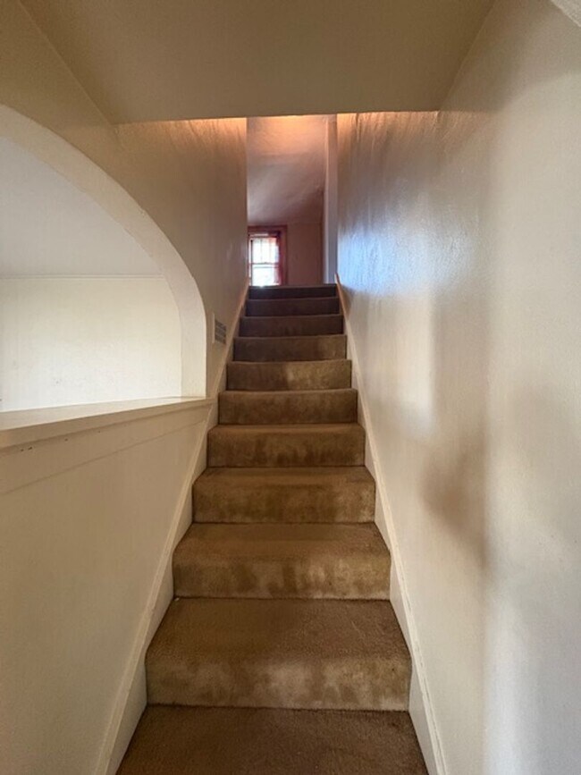 Building Photo - MOVE IN SPECIAL Single Family Home - 3 bed...