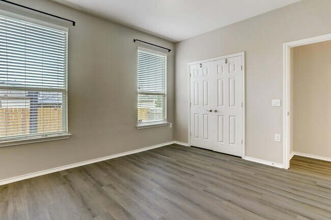 Building Photo - 11108 Helms Deep Dr