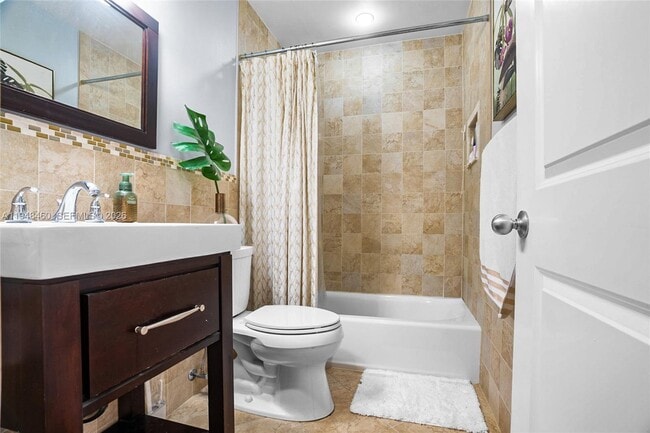 Building Photo - 505 Maplewood Dr