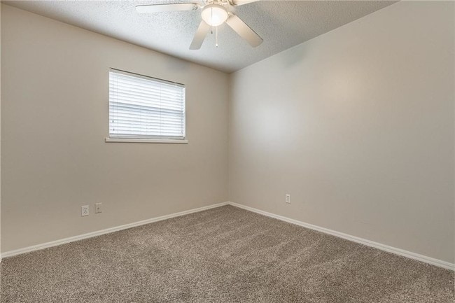 Building Photo - 9 Shirley Ln