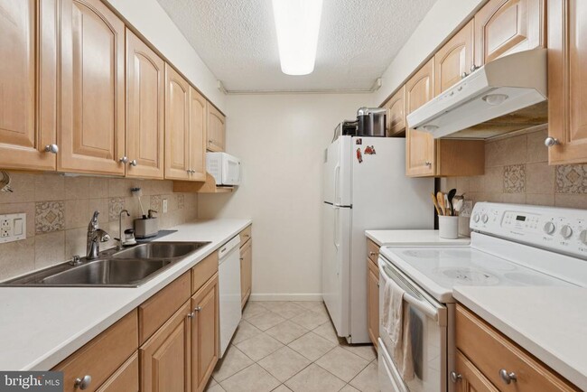 Building Photo - 1420 Locust St