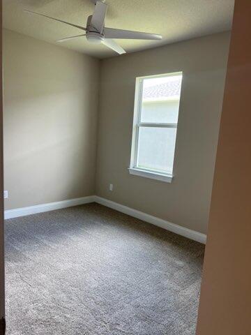 Building Photo - 6784 Cloverdale Ave