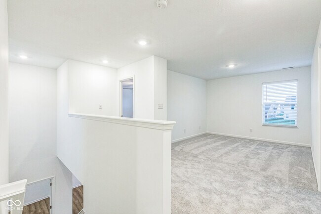 Building Photo - 3449 Briarwick Dr