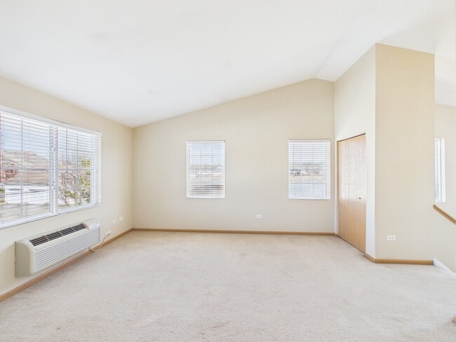 Building Photo - 917 Silverstone Dr