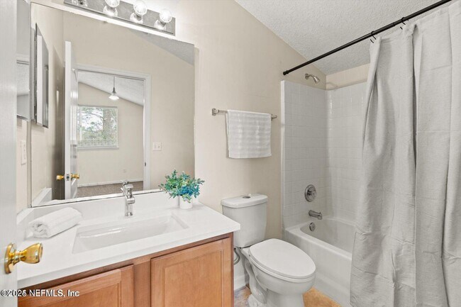 Building Photo - 12082 Brandon Lake Dr