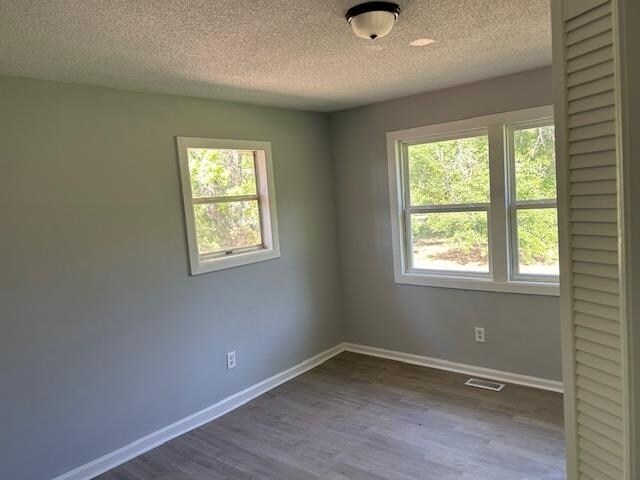 Building Photo - 321 Circle Heights Dr