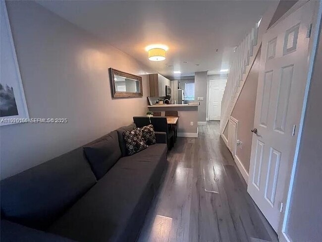 Building Photo - 821 SW 2nd St