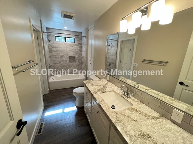 Building Photo - AVAILABLE NOW - Recently Updated Home in Templeton - 2 Bed / 2 Bath