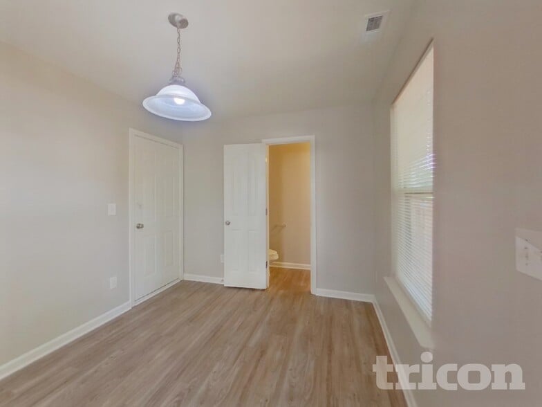 Building Photo - 345 Hunslet Cir
