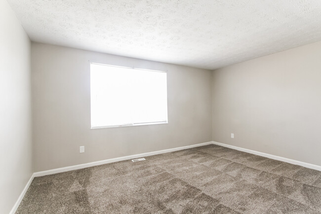 Building Photo - 3 Bedroom Indianapolis Home