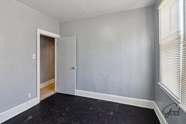 Building Photo - 12107 Stoepel St