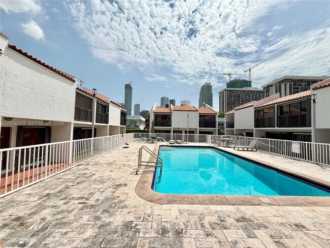 Building Photo - 1990 Brickell Ave