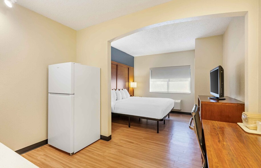 Building Photo - Furnished Studio-Buffalo - Airport