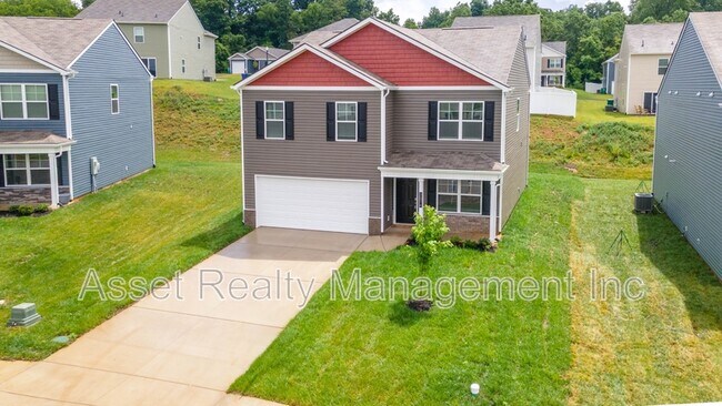 Building Photo - 2076 Southwood Cir