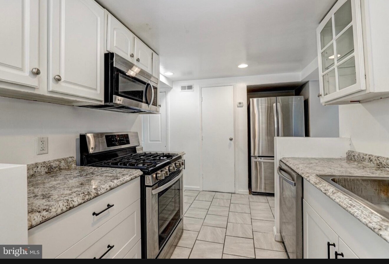 Building Photo - 4506 Furley Ave