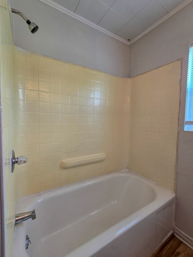 Building Photo - Cute 2 bedroom & 1 bath Home in Shawnee!