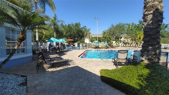 Building Photo - 8148 Sun Palm Dr