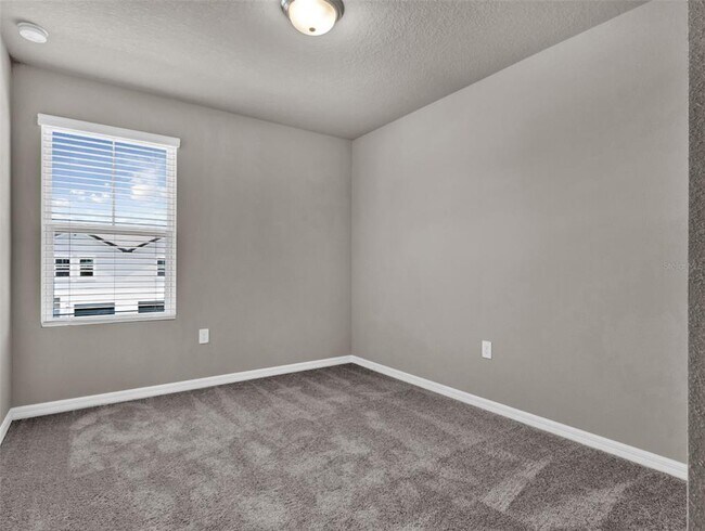 Building Photo - 743 Legacy Dr