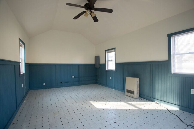 Building Photo - 7 Youngs Ln