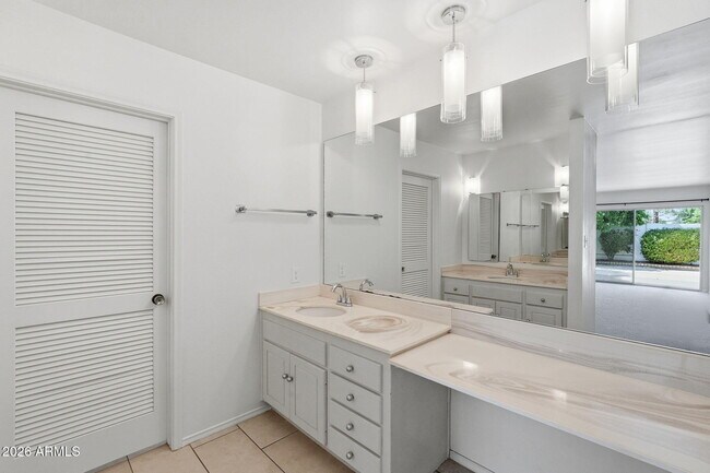 Building Photo - 7238 E Joshua Tree Ln