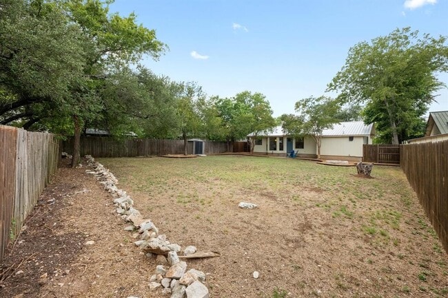 Building Photo - 3807 Rolling Hill