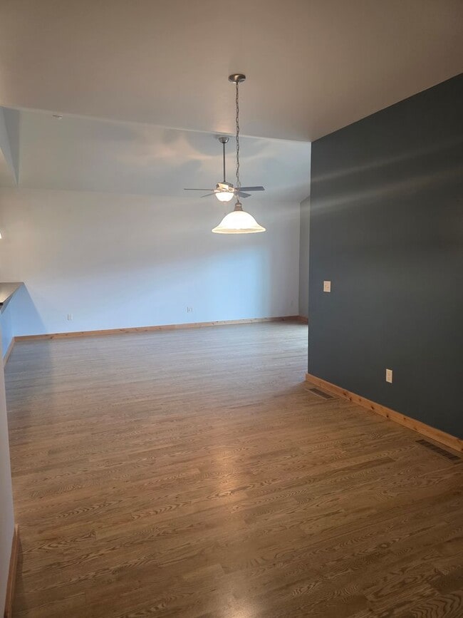 Building Photo - 16 Voyager Ln