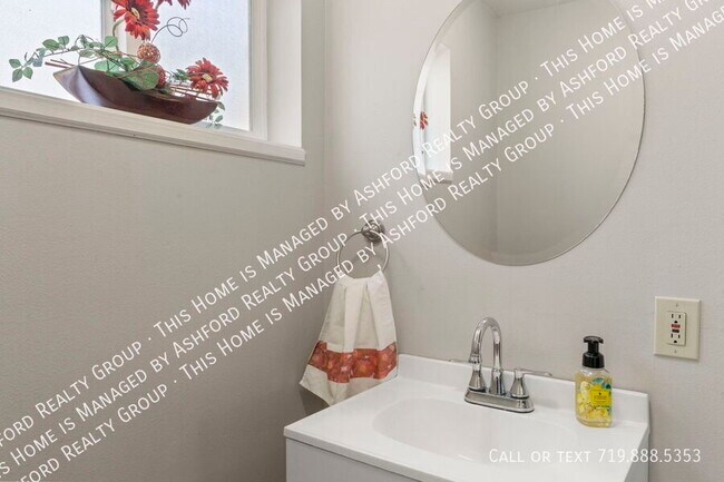 Building Photo - 537 Blossom Field Rd