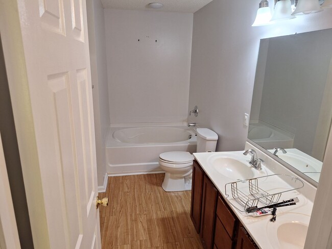 Building Photo - Wonderful Four Bedroom Home Located in Nor...