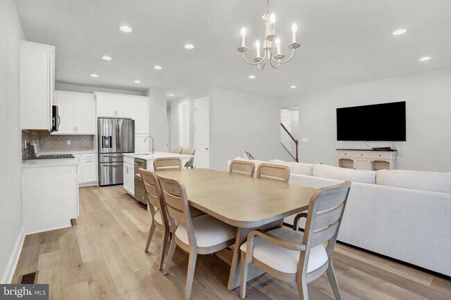 Building Photo - 3113 Bullfinch Ln