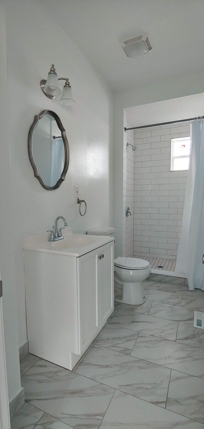 Bathroom - 58 Paine St