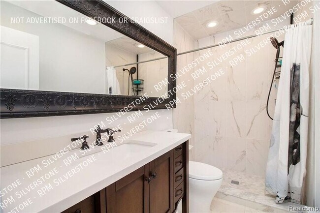 Building Photo - 801 Plate St