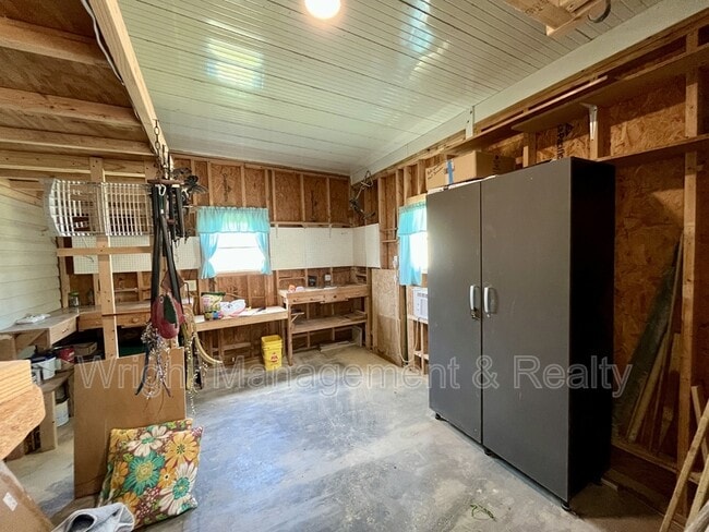 Building Photo - 38055 Woodgate Ln