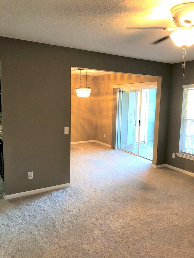 Building Photo - 19827 Henderson Rd