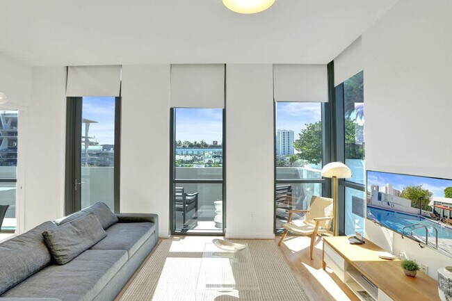 Building Photo - 1220 17th St