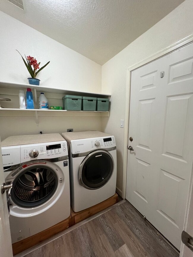 Building Photo - FURNISHED SHORT TERM RENTAL!