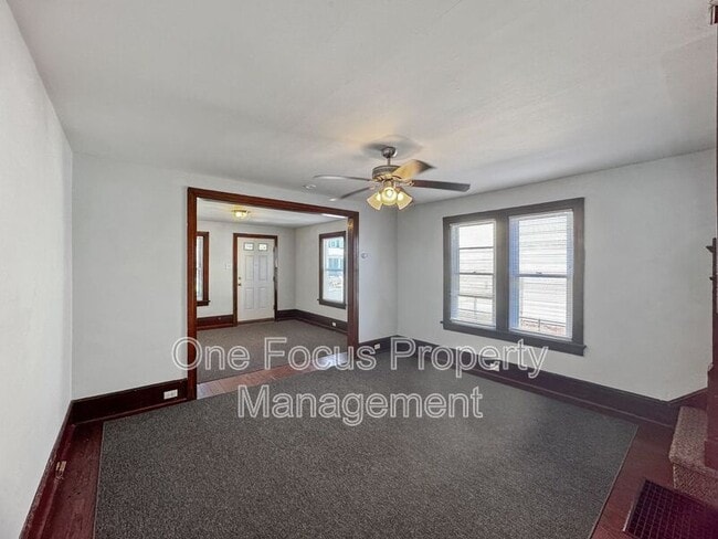 Building Photo - 2119 King St